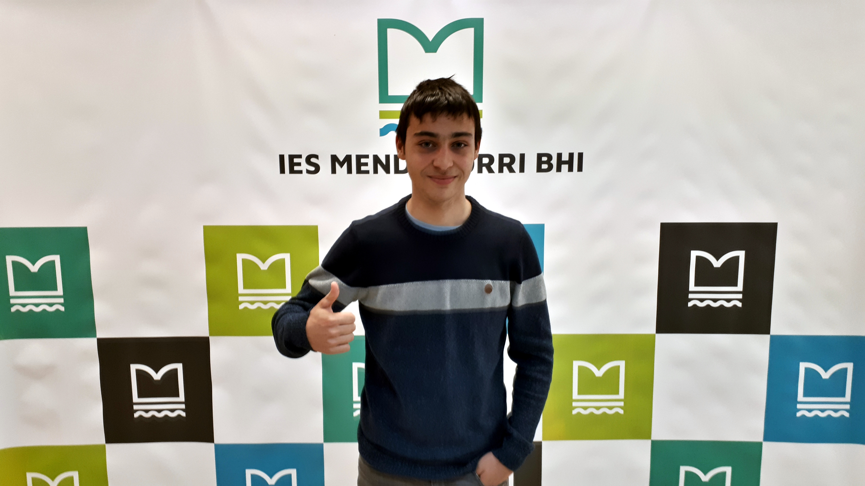 Ander Miranda del IES Mendillorri BHI es proclamado campeón de la fase navarra de la Olimpiada de Matemáticas.